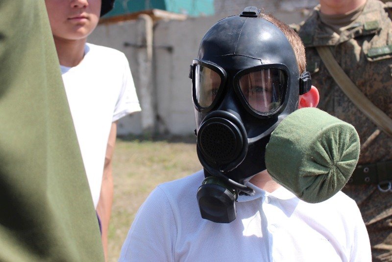 В Камне-на-Оби полицейские вместе с военнослужащими провели для подростков игру «Зарница»